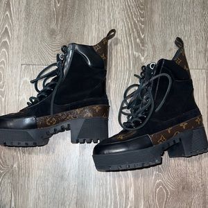 Laureate Platform Desert Boot